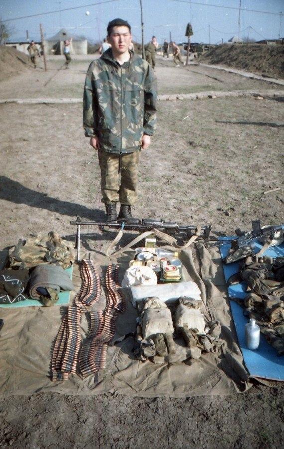 Equipment used by scouts from the 67th "Berdsk Brigade" of Spetsnaz GRU in Bamut, Second Chechen War
