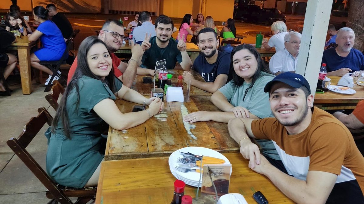 Andherluiz's tweet photo. Noite agradável com meu amigos, comer e rir com eles me faz bem 🤩
@rafaelmilanienf @paulllovicctor @carolpimenta7 @lucas7ldp @mih_verao https://t.co/xhLIoRpboJ