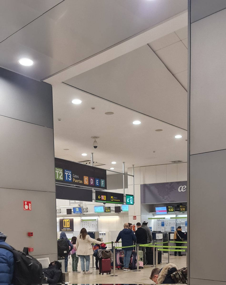 alamoivan47's tweet photo. @AirEuropa Muy business y muy SkyPriority todo. https://t.co/NThfKAgTO6