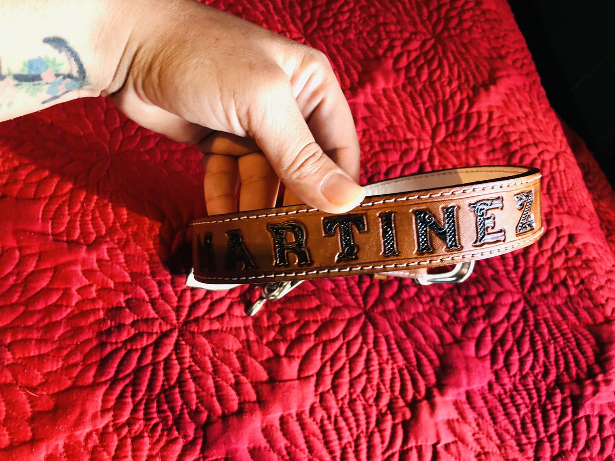 XimenaM60162071's tweet photo. Cintó para niño MARTINEZ 😻😻#valmart #customleather #Chihuahuas https://t.co/iypvfowrGC