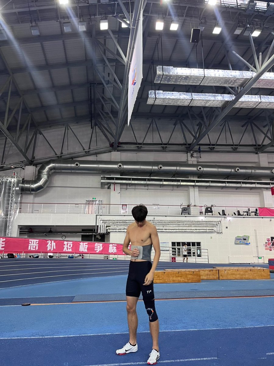 boyman2024's tweet photo. 03 田径 国家一级运动员 #腹肌 #帅哥 #体育生 https://t.co/vDx6h27zl1