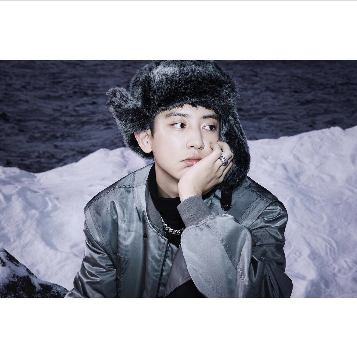chanbaek_cl's tweet photo. [#FOTO l 301222] Actualización del Instagram de SMTown con #EXO #CHANYEOL

“2022 Winter SMTOWN : SMCU PALACE - MYSTERY SPOT Imagen #EXO
➫ 2022.12.26 6PM (KST)
📎https://t.co/TvFasiKIwI”

Cr. SMTown 
Via. Instagram 
❤️‍🔥

#EXO #EXOL #찬열 #灿烈 #ParkChanyeol #박찬열 #朴灿烈 https://t.co/B0fLQAmpeu