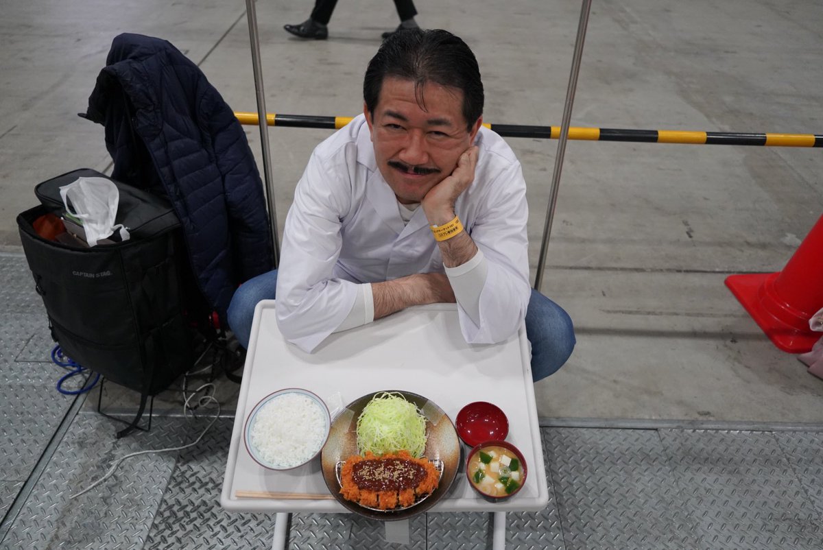 美味しんぼに出てくるトンカツ大王のコスプレ これは上級者すぎるwww