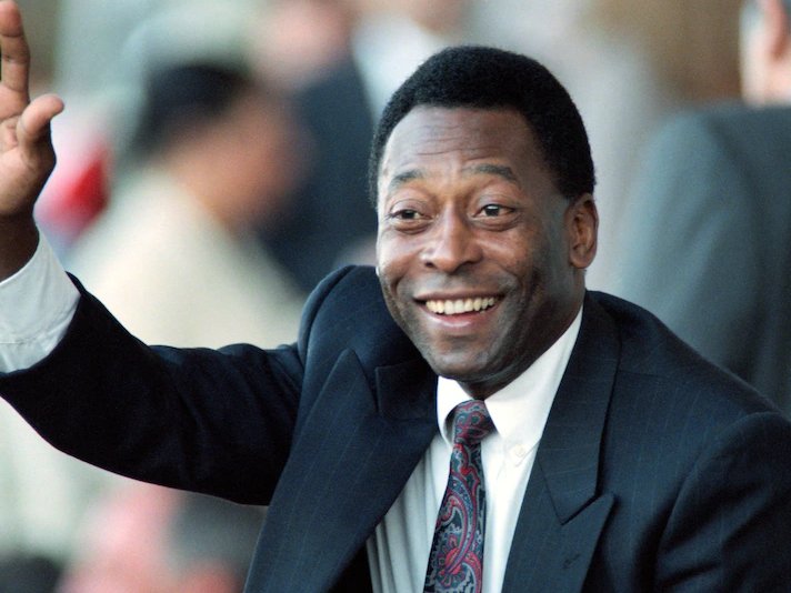 crypticsolomon's tweet photo. See you in the other-side, King. 🤍

#Pele https://t.co/5zJb3pvQyl