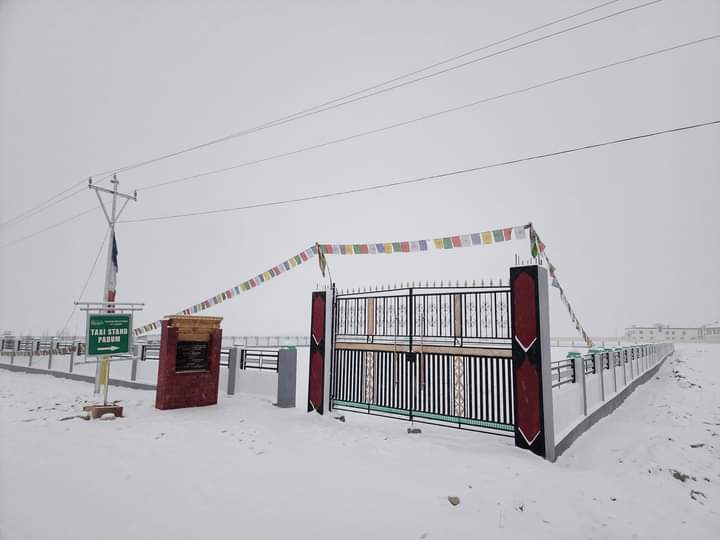 LiveWxIndia's tweet photo. #Snowfall during last 24hrs over Hills of North India
#Kupwara 20.0cm
#Gulmarg 16.5cm
#QaziGund 15.0cm
#Drass 15.0cm
#Pahalgam 10.3cm
#Padum 8.0cm
#Kargil 7.0cm
#Khadrala 5.0cm
#Kukernag 5.0cm
#Kalpa 4.6cm
#Sangla 3.9cm
#Srinagar 3.0cm
#JammuAndKashmir #Himachal #Ladakh #WINTER https://t.co/kYN2XQ8q6A