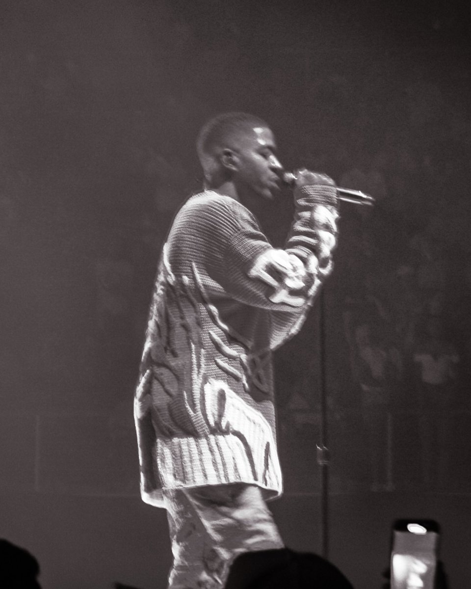MarioAlfonsoS's tweet photo. @KiDCuDi pure love!! https://t.co/XJOBlgJhGw