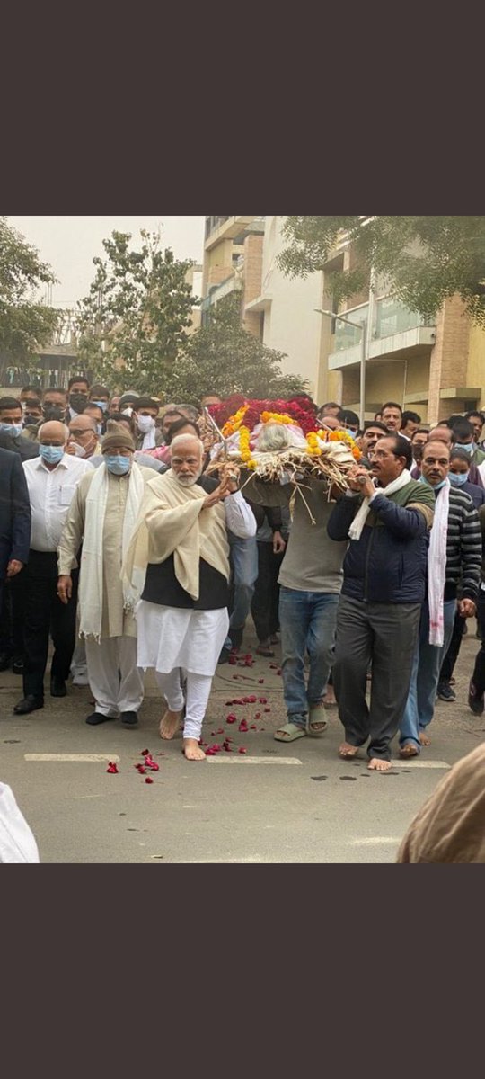 माँ की उम्र कितनी भी हो, उसे खोना अपनी आत्मा के एक हिस्से को खोने जैसा है। मैं श्री <a href="/narendramodi/">Narendra Modi</a> जी के प्रति गहरी संवेदना व्यक्त करता हूं। ॐ शांति 🙏🏽