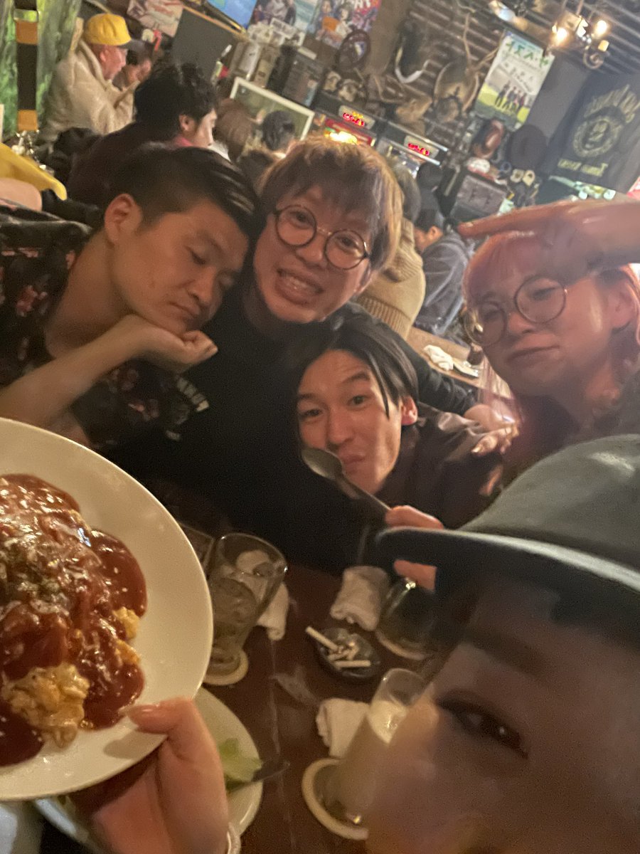 nkmr__saki's tweet photo. 日付が変わる直前から始まって帰宅したのが朝の10:30という恐ろしすぎる忘年会を終えて実家へ帰ります。
親不孝な娘でごめんねお母さん。
でも楽しかった。 https://t.co/UAqToqFlFT