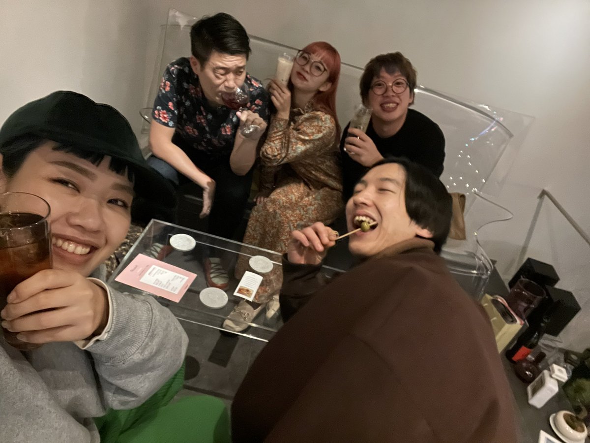 nkmr__saki's tweet photo. 日付が変わる直前から始まって帰宅したのが朝の10:30という恐ろしすぎる忘年会を終えて実家へ帰ります。
親不孝な娘でごめんねお母さん。
でも楽しかった。 https://t.co/UAqToqFlFT