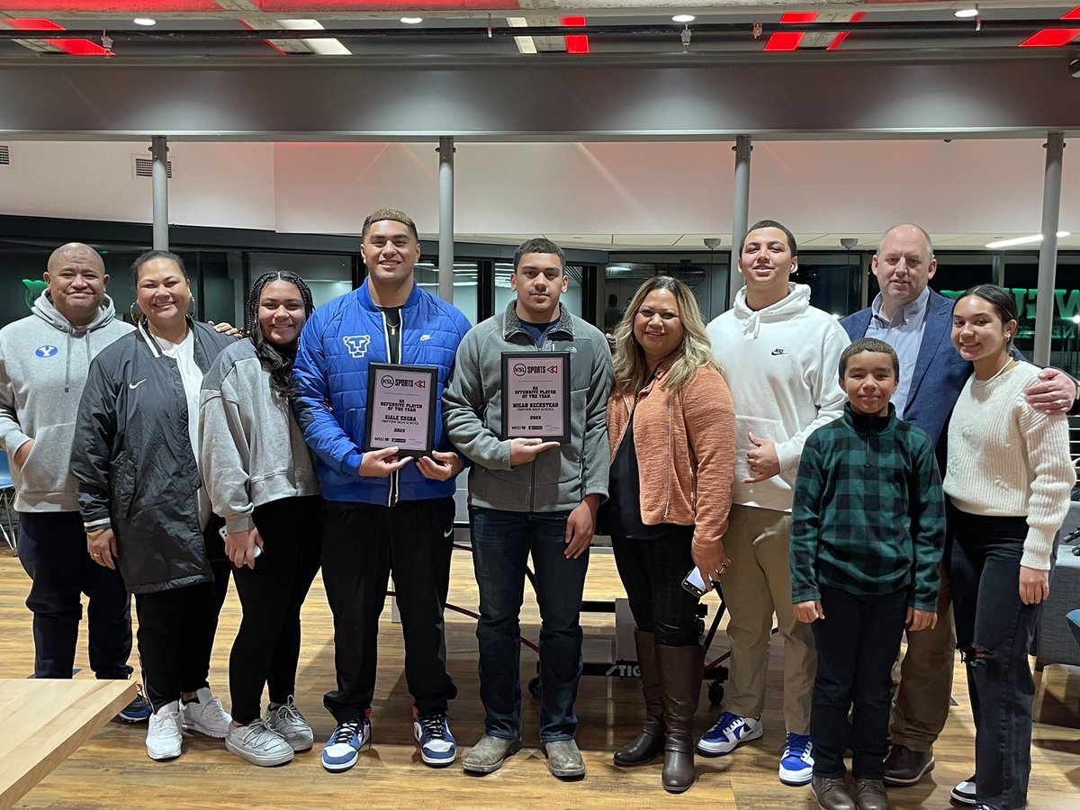 Humbled to receive the 5a Offensive Player of the Year Award from <a href="/KSLSportsRewind/">KSL Sports Rewind</a> It was cool to meet and talk with Dusty and Dain!  Even more awesome to see my cousin <a href="/EseraSiale/">Siale Tuiteelagi Esera</a> win the Defensive Player of the Year tonight as well!  #familybusiness.