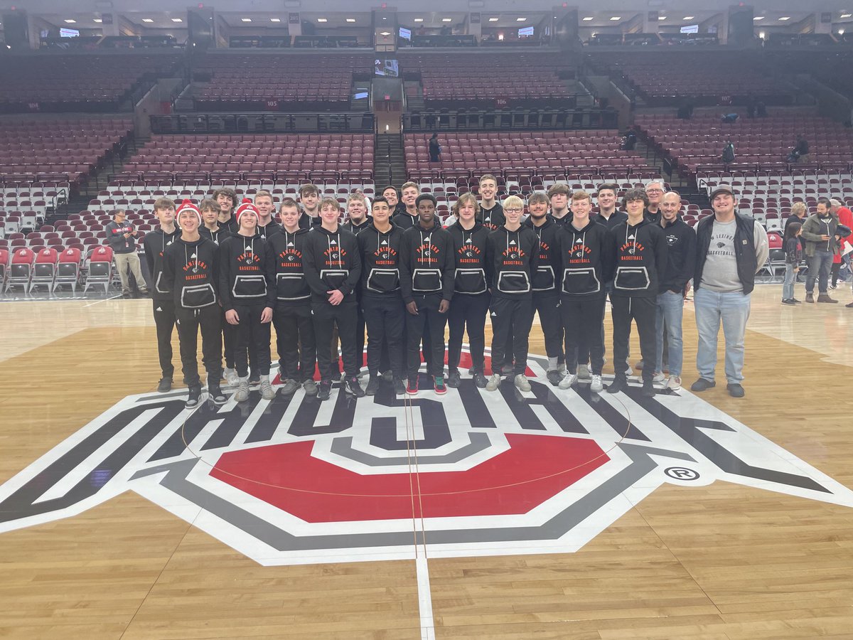 NewLexBoysbball's tweet photo. Fun night for Team 107 to watch Team 124 get a W tonight at the Schott! https://t.co/a6PeVC3GNO