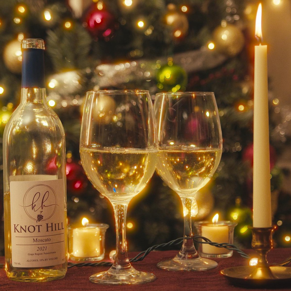 Andycinegear's tweet photo. Spec ad for a local wine company.
.
.
Camera: Bmpcc 6k w/sigma 18-35
Monitor: Andycine C7
.
.
#wine #pocket6k #bmpcc6k #bmpcc #nanlite #andycine #framegrab #director #directorofphotography #filmgrain #setlife #bmpcc6k #davinciresolve #cinemacigraph https://t.co/e2dbYKifqC