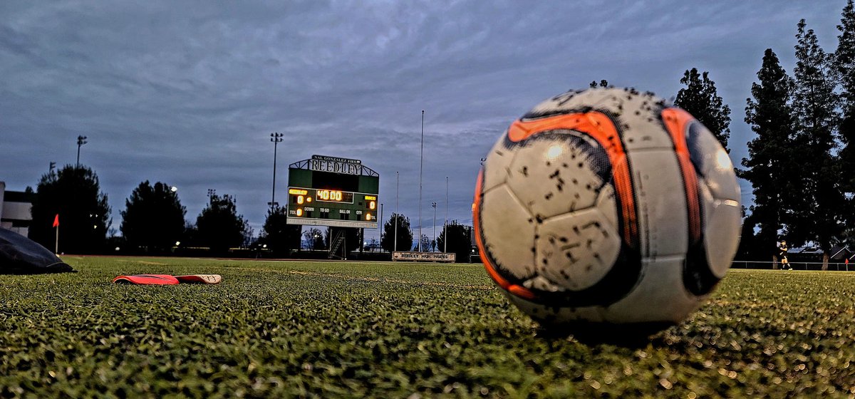 djimenez22's tweet photo. @RHSBoysSoccer15 #15 vs #ClovisNorth #1Central #1State #4National #LetsGoPiratesπ΄ββ οΈ @31zcoach @PiratePrideASB @ReedleyHSSports @pagmeter @AllStarGameBen @1430ESPN https://t.co/fJjdMi2p2u