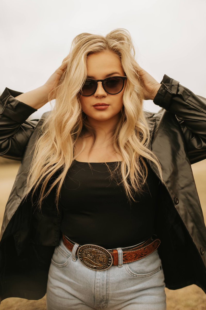 briannatucker23's tweet image. Stuck between "I'm proud of myself" and "I gotta work a little harder".