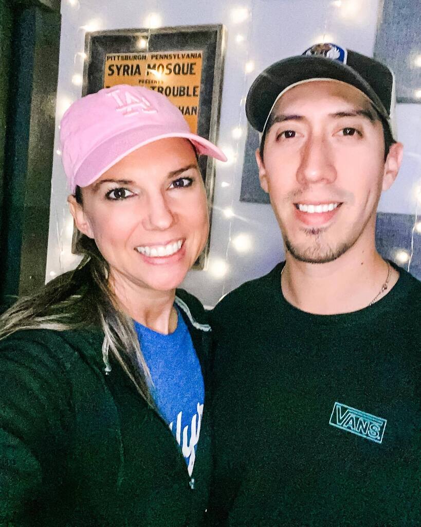 PamelaMaryKief's tweet photo. 👋🏼 I’d like you to meet my good friend & producer of “#LetsGetUgly,” Mr, Rick Carr @rickcarrmusic @1sttakeproductions! He’s an award-winning instrumentalist, & he does play a lot of ‘em! Not only is he a producer, recording & mixing engineer, he also tea… https://t.co/BJMlpeNRts https://t.co/EoemxSeQow