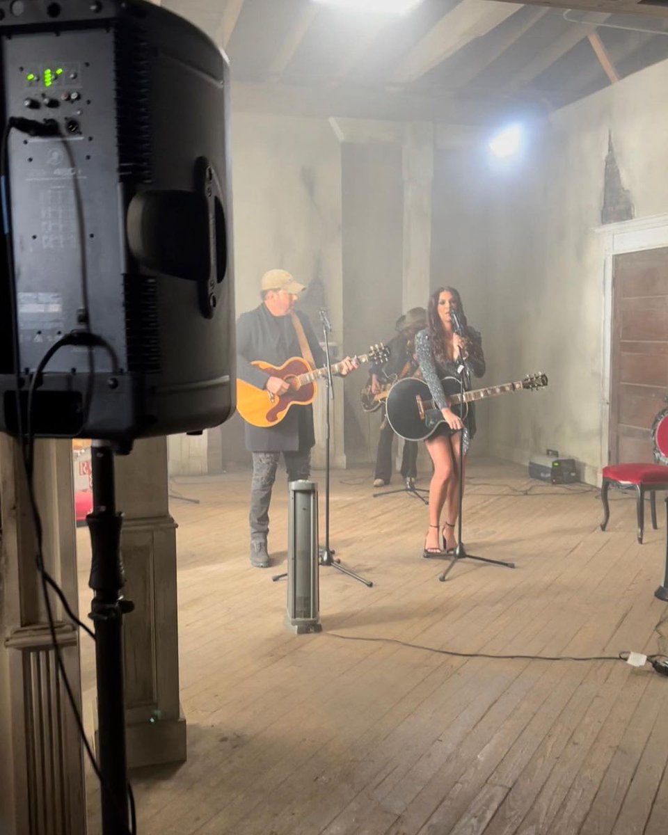 Rod + Rose tweet media