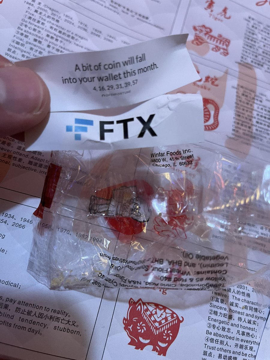 FTX fortune cookies at a random Chinese restaurant in Michigan. <a href="/FTX_Official/">FTX</a> #FTX