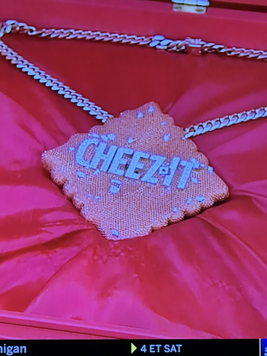 jkervv's tweet photo. CHEEZ IT CHAIN! https://t.co/9Pbx8GuF8Q