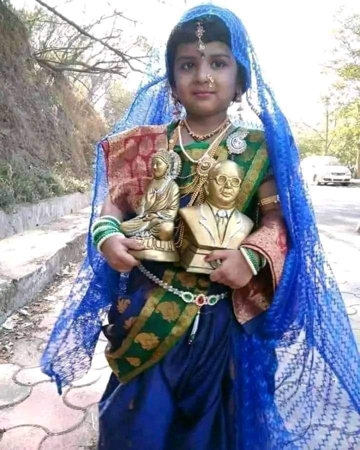 ambedkarajay1's tweet photo. जिन्होंने हमें पढ़ने का अधिकार दिया , अगर उन्हीं के बारे में नहीं पढ़ा तो फिर हमारा पढ़ना बेकार है 
#जयभीम https://t.co/xf5aabfxxD