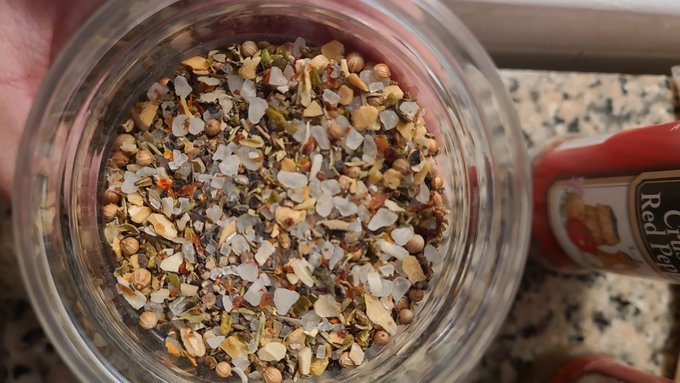 Can anyone tell what kind of spices this is and what it's  for ? https://t.co/ReUy9dEgZv<a href="/tag/lib"class="tags"><span>#lib</span></a>