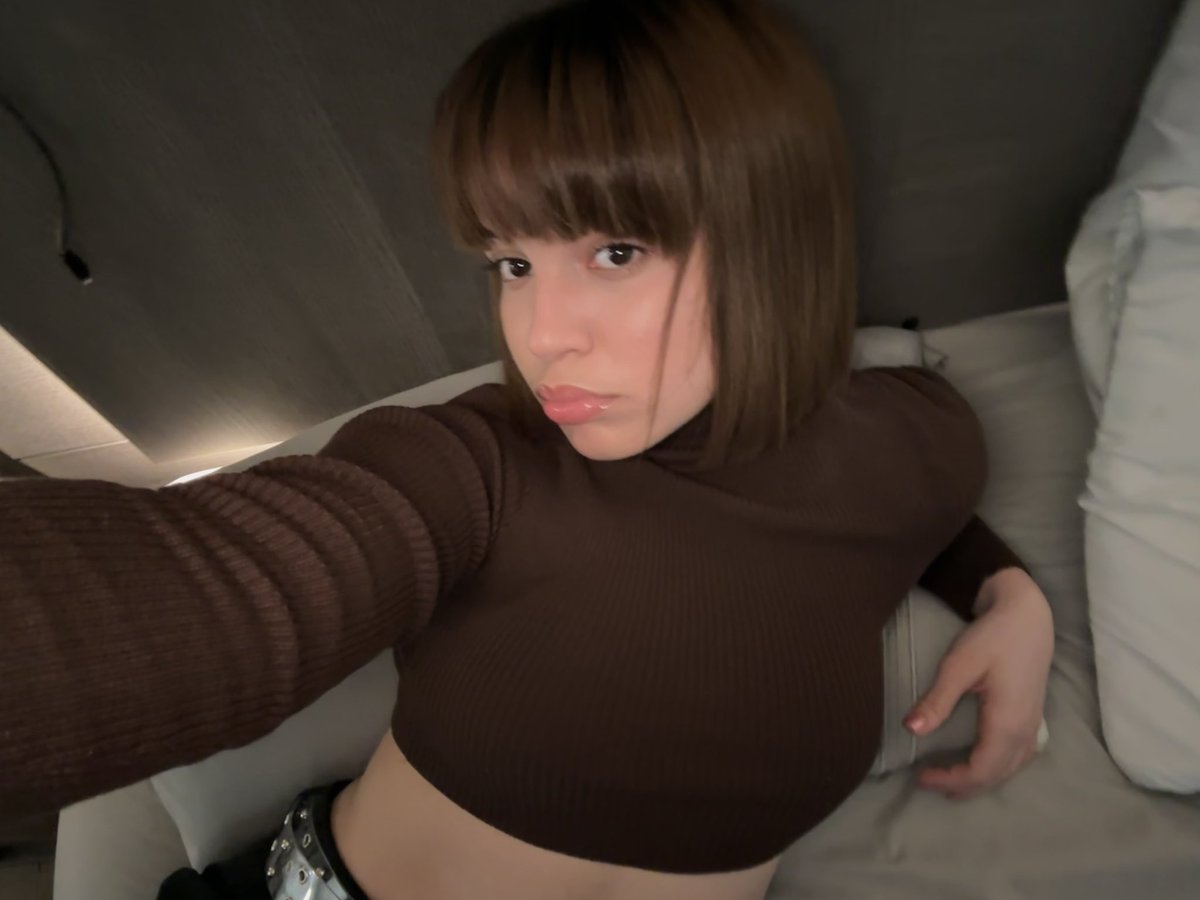 👩🏽