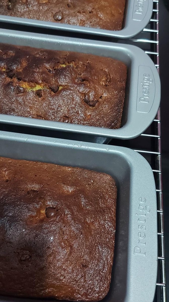 forkthvonly's tweet photo. baked some banana cakes and ordered some more foods to celebrate my baby’s birthday! Happy Birthday, Taehyung my love💗

#HappyBirthdayTaehyung
#TAEHYUNGDAY
#RomanticGentlemanV
#VeautifulPrinceTaehyung
#WarmComfortInWinterV
#CelestialVocalistV
#OurPurpleEmperorV
#PoeticVanteDay https://t.co/e98t4ATsui
