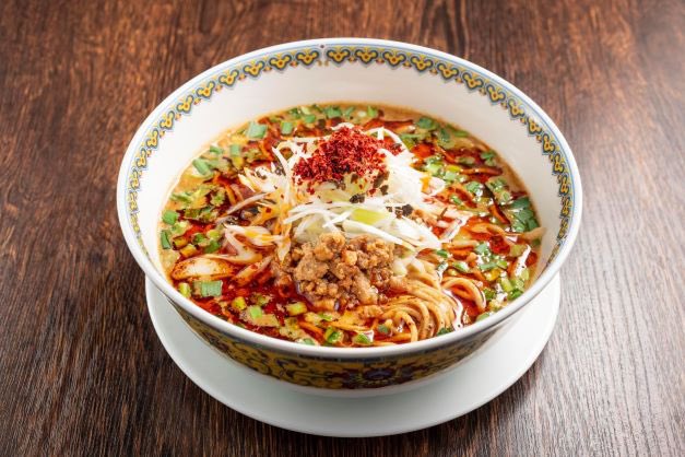 yunrinbou's tweet photo. 宅麺のお取り寄せラーメン100選に選んでいただけました。
年内150食出荷して在庫が終わったらしばらくの間売り切れになると思います。
年明けは1/12に出荷予定でいます。
機会がありましたら是非お買い求めください。
#雲林坊、＃宅麺 https://t.co/2NJ7oWasrJ