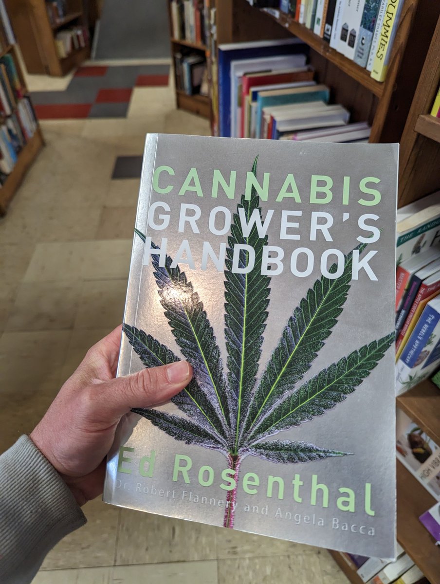 growglide's tweet photo. From the heart of Humboldt County, it made our day seeing Grow Glide featured in Ed Rosenthal's legendary guide.

#GrowGlide #cultivation #grow #growers #indoorfarming #verticalfarming #verticalfarm https://t.co/862eEkIZHh