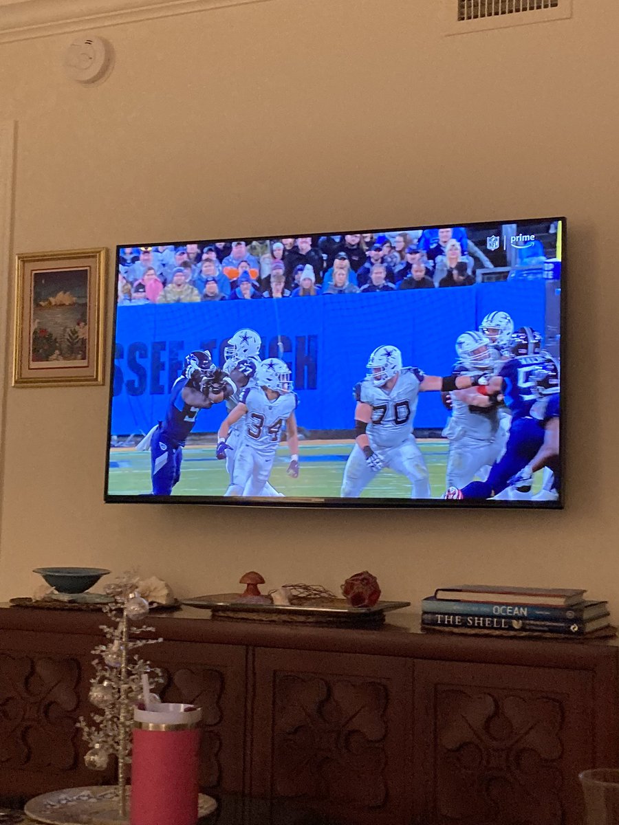 Dus10Cramer's tweet photo. @jwyattsports @dallascowboys @NissanStadium Naples, FL on vacation https://t.co/DC70HM0odi