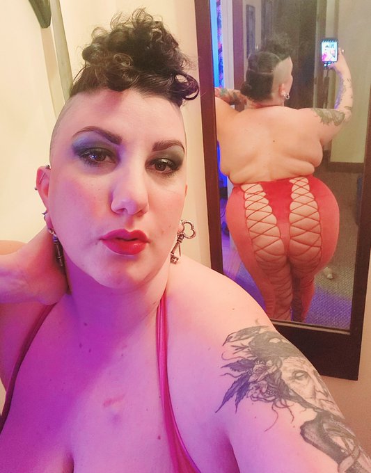 Love on twitch💁&zwj;♀️ come say hi https://t.co/3zzjixquaf #bbw #plussize #TwitchStreamers #twitchgirls https://t<a href="/tag/bbw"class="tags">#bbw</a><a href="/tag/plussize"class="tags"><span>#plussize</span></a><a href="/tag/twitchstreamers"class="tags"><span>#twitchstreamers</span></a><a href="/tag/twitchgirls"class="tags"><span>#twitchgirls</span></a>