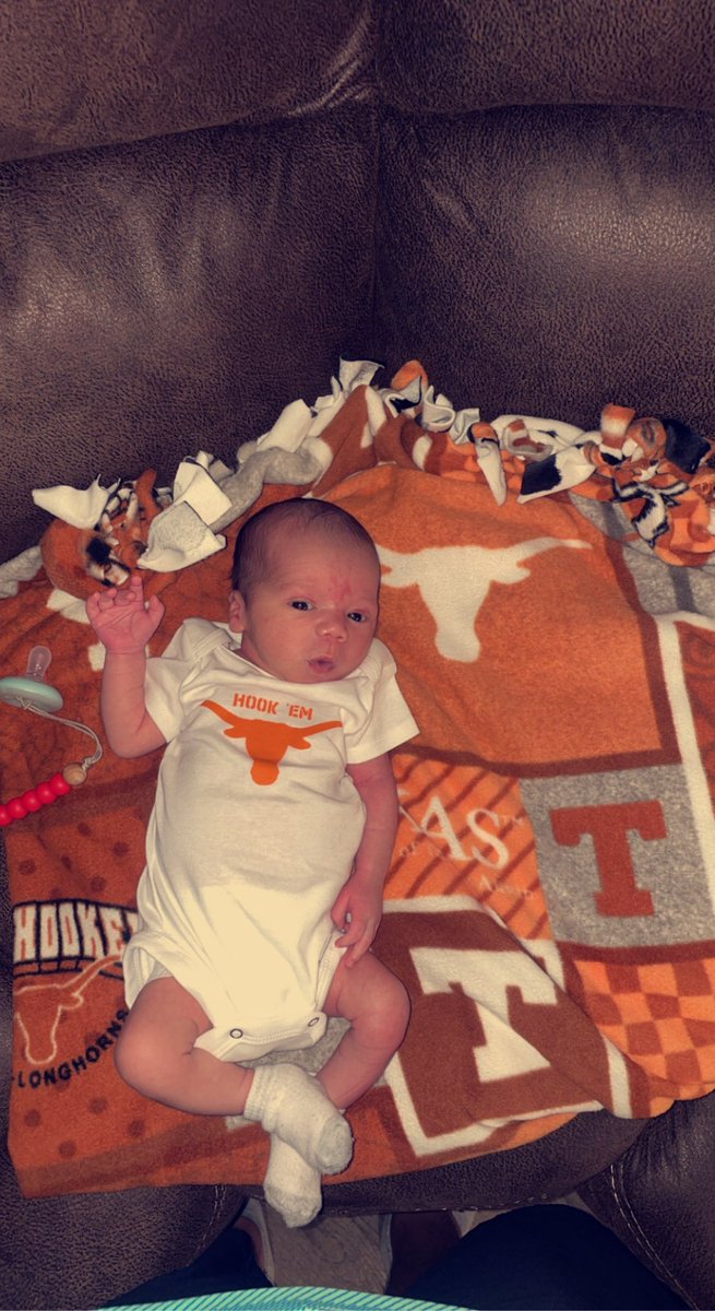 RickyOrtega96's tweet photo. Ready for kickoff!! #hookem @TexasLonghorns @TexasFootball https://t.co/Hw0mSMe4w4