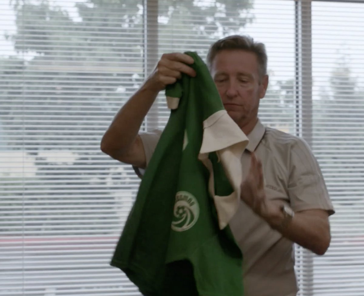 frankmSounders's tweet photo. On 40th anniversary of Pelé's 1977 retirement, an Italian documentary crew interviewed former Sounders Tommy Jenkins, Dave Gillett &amp; Jimmy McAlister, who was given Pelé's jersey following Soccer Bowl. https://t.co/uvGCpiCSMK