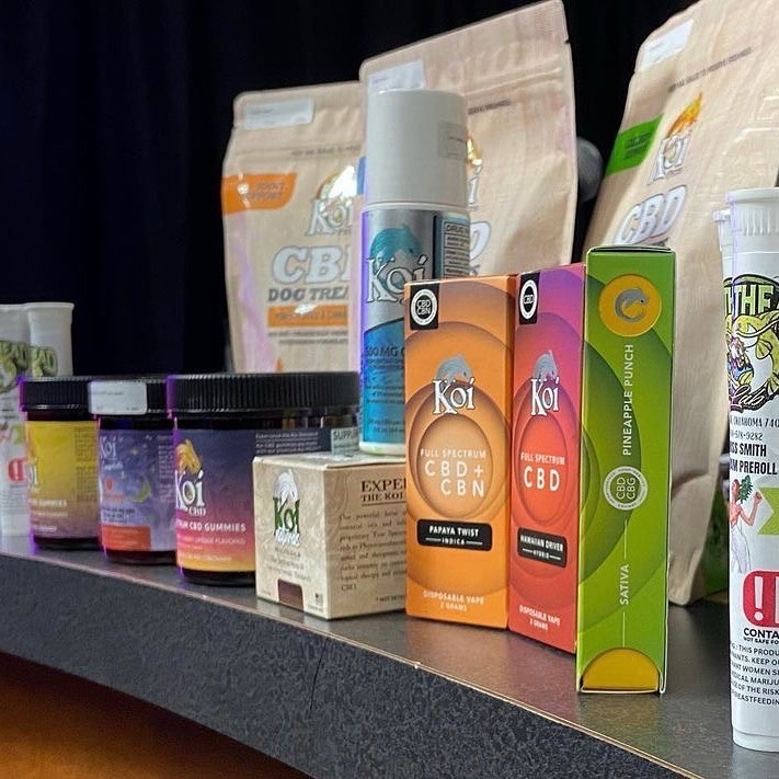 KoiCBD's tweet photo. Thank you to all of our amazing customers for sharing your best moments with us this December! Every month we're sharing YOUR Koi photos. Tag us @koicbd and use the hashtag #koicbd for the chance to be featured!
#KoiCBD #December #DecemberRecap #Recap #EndoftheMonth #CBD https://t.co/fkblC118Yc