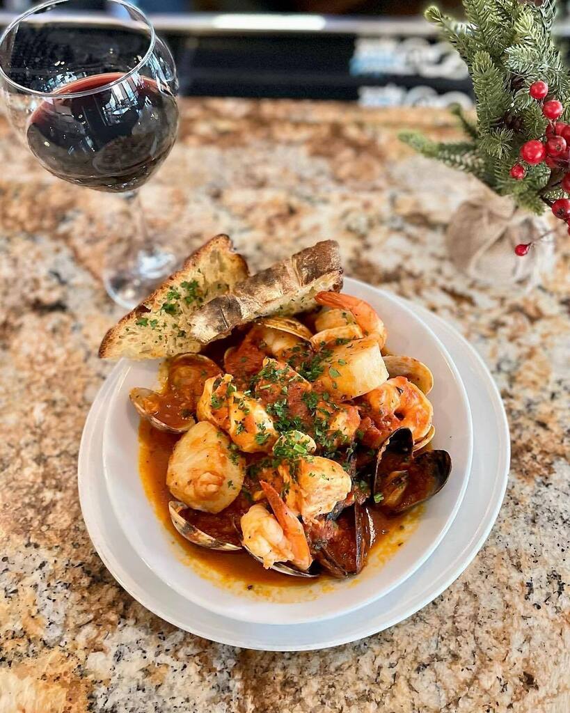 CarlsbadShops's tweet photo. Celeberation Cioppino 🦐

The seafood stew is the perfect way to celebrate the start of 2022. Made with various fresh fish, shrimp, and shellfish, this hearty and flavorful dish goes perfectly with reds or white. 

The @gregorios_restaurant's special … https://t.co/OdJ12YvDaK https://t.co/KD9UwKf0QV