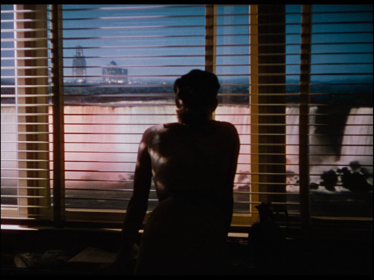 oscarmoviebuff's tweet photo. Niagara [1953] 🇺🇸 

Directed by #HenryHathaway
Starring #MarilynMonroe #JosephCotten #JeanPeters #CaseyAdams https://t.co/HlX7xLeASp