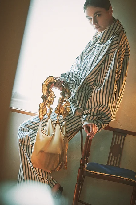 HELOYSEofficial's tweet photo. - shoulder on LOVE sustainable nylon mini -

 繊維廃棄物から再生されたナイロンを使用したサスティナブル素材のリコンフィーが仲間入り。
しなやかな肌触りの良い風合いとマットな質感を持ち、可憐で機能的なトートに仕上がりました。

#heloyse #エロイーズ #sholderonlove #ショルダーバッグ https://t.co/spK4EM3bOM