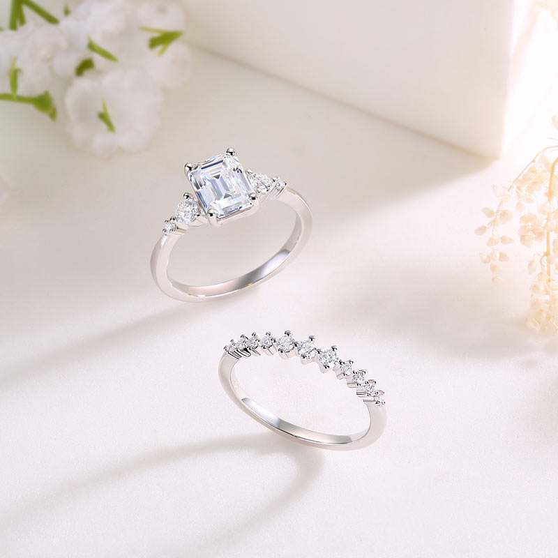 dromedarshop's tweet photo. 🎯Crazy deal! Don’t miss out!🎯
💥2 Carat Emerald Cut Moissanite Diamond  Ring Set ( 2 pcs) 925 Sterling Silver... on sale for $390.99💥
Shop now before we sell out! 👉 https://t.co/Z2Eq26Yvyd https://t.co/XJi8kn4jRf