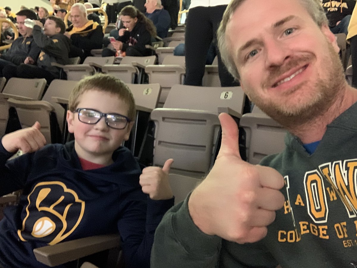 PrincipalCMS's tweet photo. Go Hawks #fightforiowa https://t.co/wX4BhKFM3v
