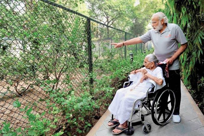 ClickOnShorts's tweet photo. PM Modi's mother Heeraben Modi dies at the age of 100

Om Shanti 

#HeerabaModi 
#heeraba 
#modimother 
#Modi
#HIRABA
@PMOIndia #omShantiHeeraba https://t.co/YRXXlafssd