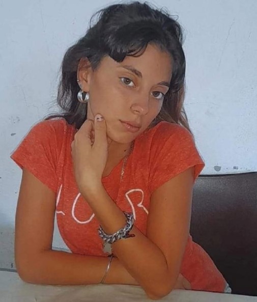 Gianela Abigail Aguiar tiene 17 años, desapareció el 24/12 en San José del Rincón, provincia de Santa Fe.  . Es delgada, altura 1,60. Se hizo la denuncia. Por favor compartir, y si la ven avisar #URGENTE al☎️3425357756, o 911.