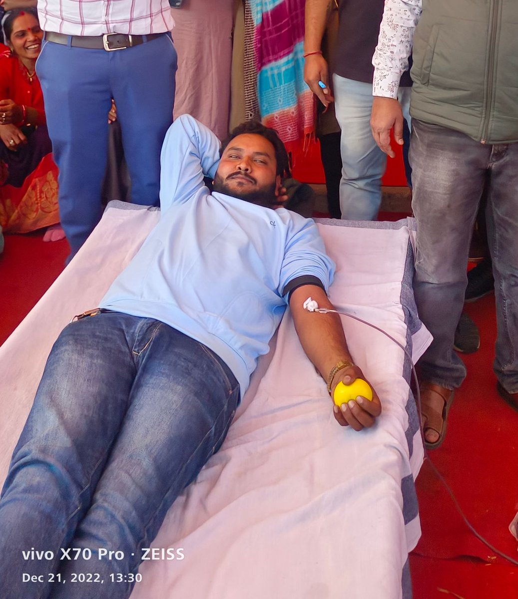Vishnu_1744's tweet photo. #कब_सुनोगे_मामाजी
#कोरोना_योद्धा को नियमित कब करोगे मामाजी!
नही किसी से भीख मांगते
हम अपना अधिकार मांगते
15 दिन हो गये @ChouhanShivraj अब तो संज्ञान लें 
@narendramodi @JM_Scindia
@DrPRChoudhary
@OfficeOfKNath
@INCMP
@ZeeMPCG
@News18MP
@aajtak
@ndtvindia @mpbreakingnews https://t.co/0ZRhBNqB7f