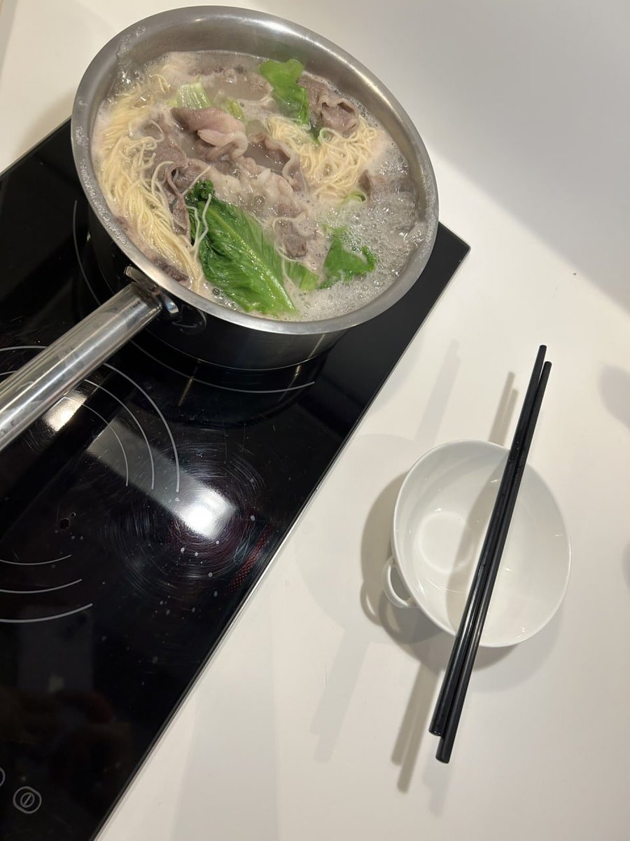 D01eng63's tweet photo. When you are unsatisfactory, don't keep thinking about sadness, but think about those days with laughter and delicious food, and you will be much happier.🍵🍵🍵 https://t.co/oVKVNegYt2