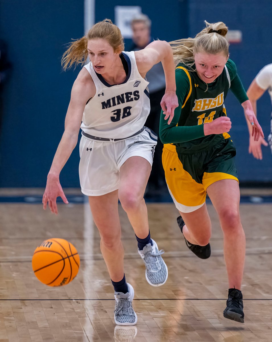 MinesWBB's tweet photo. At this very moment, Sammy Van Sickle is one of just 2⃣ players this season - in all of NCAA Women's 🏀 (DI, DII, DIII) - to stand alone at #1 in her respective conference in

⚒️ total steals
⚒️ steals per game
⚒️ total blocks
⚒️ blocks per game

 #HelluvaEngineer https://t.co/W6FEwB5UoT