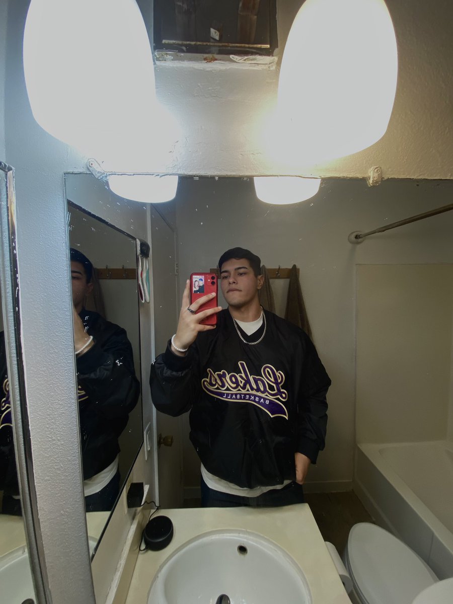 VasquezNathon's tweet photo. Wearing your Christmas presents >>> https://t.co/imVWAdRVUL