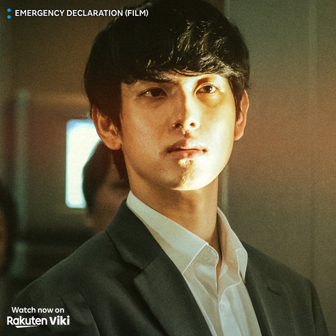 Viki's tweet photo. We’re so in love with ’im…#ImSiWan, that is – and that’s why we’re celebrating him as the #VikiCrushoftheWeek! 😍🤩

If you’re a fan too, you can catch him in scores of great dramas on #Viki, including #SummerStrike – airing now: https://t.co/DlxHENLaDL https://t.co/OmsDah7rLK