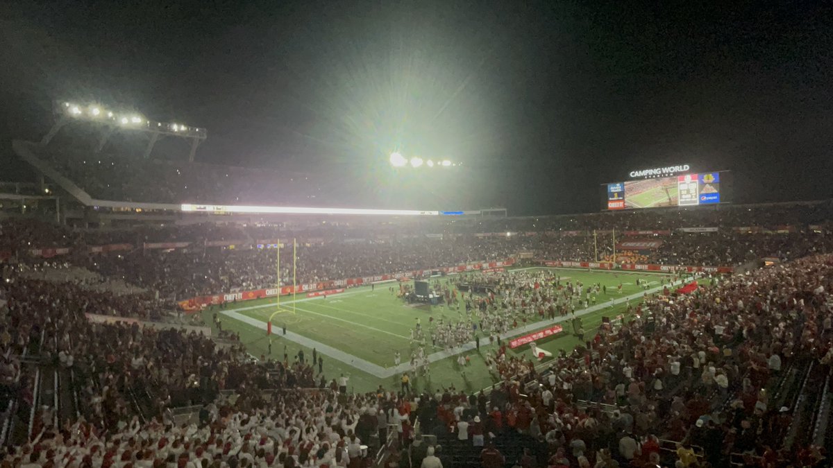 kirammansbutch's tweet photo. So excellent. Cheez-it Bowl Champs! #CheezItBowl #fsufootball #FSU #FSUTwitter #FSUvsOU #fsuvsoklahoma last time I saw FSU was at Doak and we lost. Nice to see us win in such dramatic fashion! https://t.co/RD6Wb5AfFm