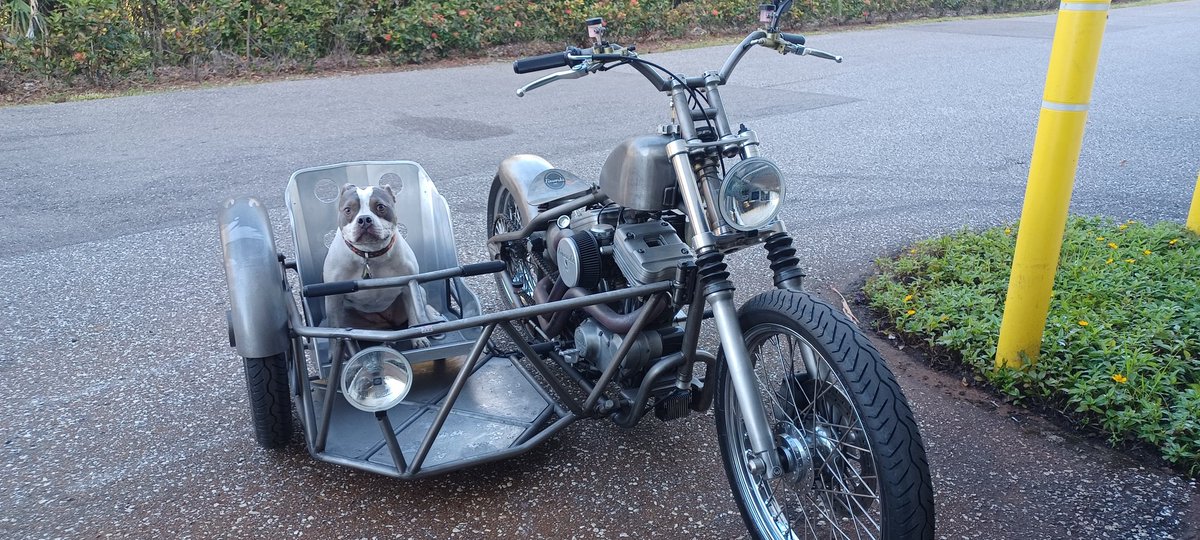 chassisdesignco's tweet photo. Tinworksinc side hack ready to rip the streets. https://t.co/hEokx6oY2a