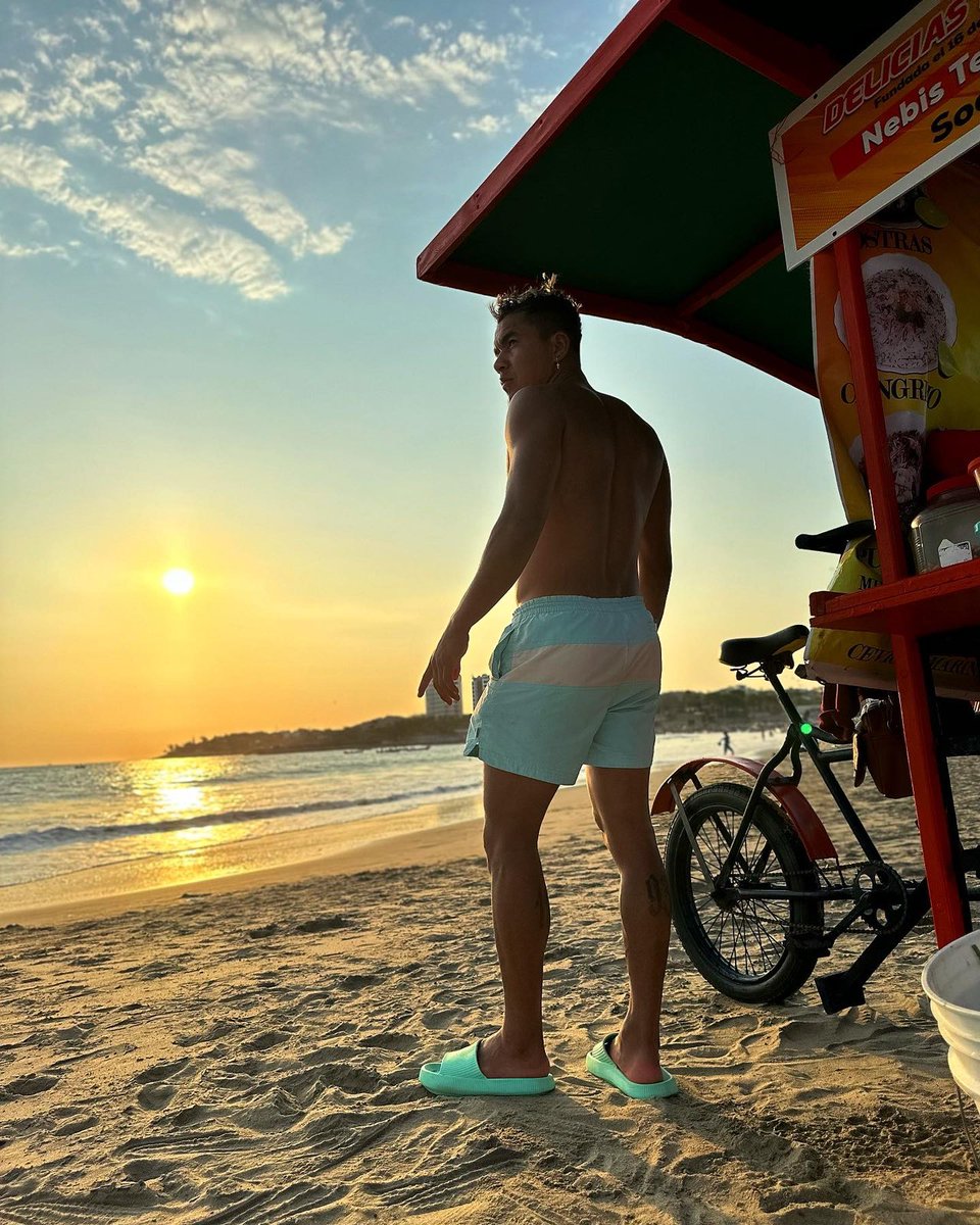 posligua7's tweet photo. 〽️🌴 https://t.co/hxQ4MjfdDC