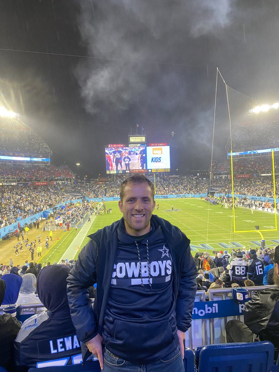 Beautiful night for a game!! Let’s do this <a href="/dallascowboys/">Dallas Cowboys</a> #CowboysNation