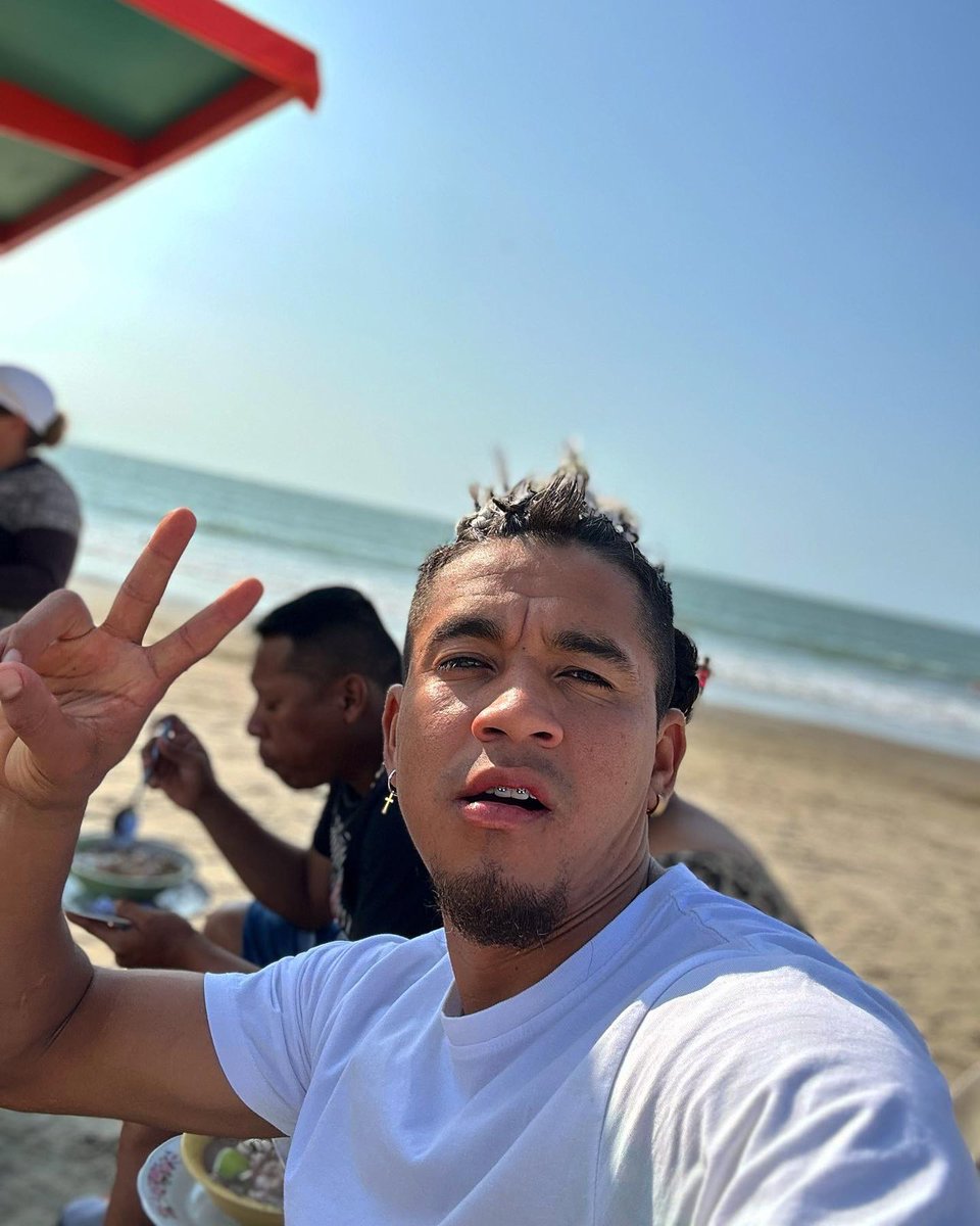 posligua7's tweet photo. 🌴 https://t.co/9gN8KbIGZl